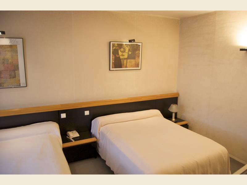Absolue Renaissance Hotel Magny-Cours Exterior foto